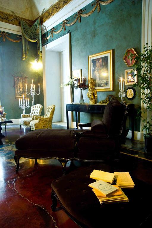 Palazzo Delle Viole Bed & Breakfast Oria  Bagian luar foto