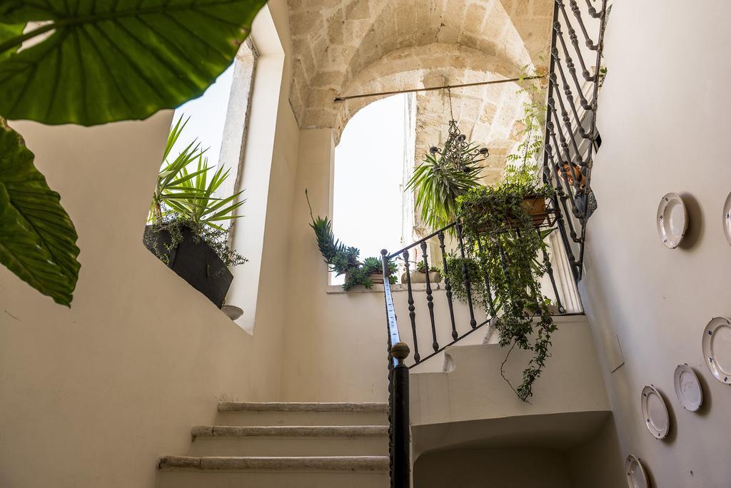 Palazzo Delle Viole Bed & Breakfast Oria  Bagian luar foto